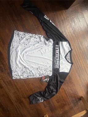 NEW Moose Racing riding Qualifier jersey.  Motocross ATV 

SIZE MEDIUM